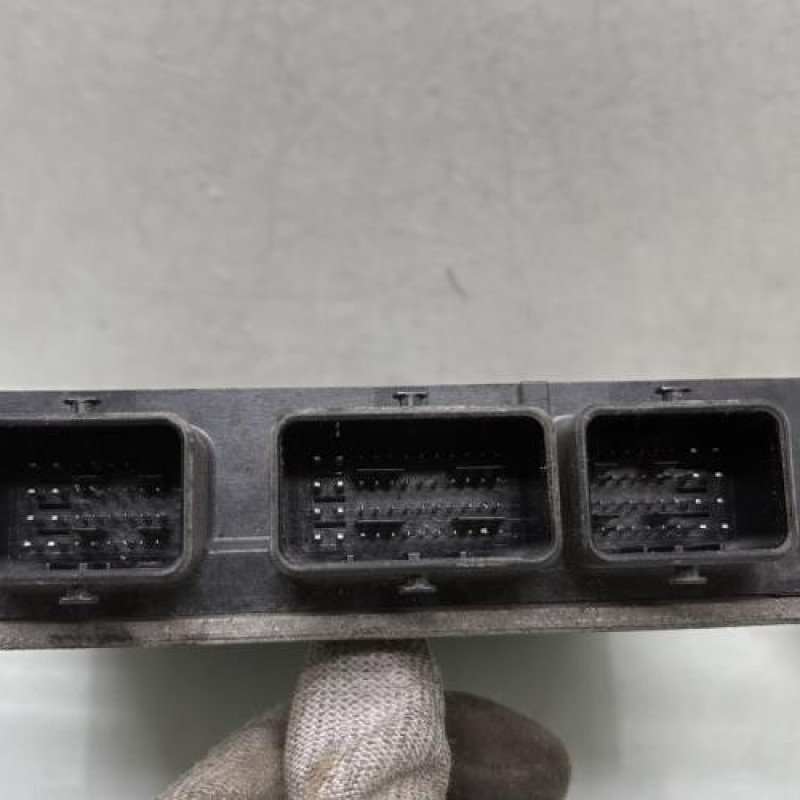 Calculateur moteur RENAULT CLIO 2 CAMPUS Photo n°3