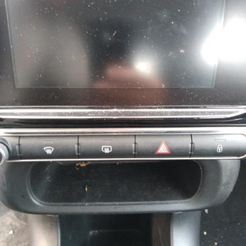 Pretensionneur de ceinture avant droit CITROEN C3 3 Photo n°15
