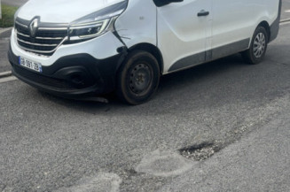 RENAULT TRAFIC 3 COURT PHASE 2 2.0 BLUE DCI - 16V TURBO Photo n°1