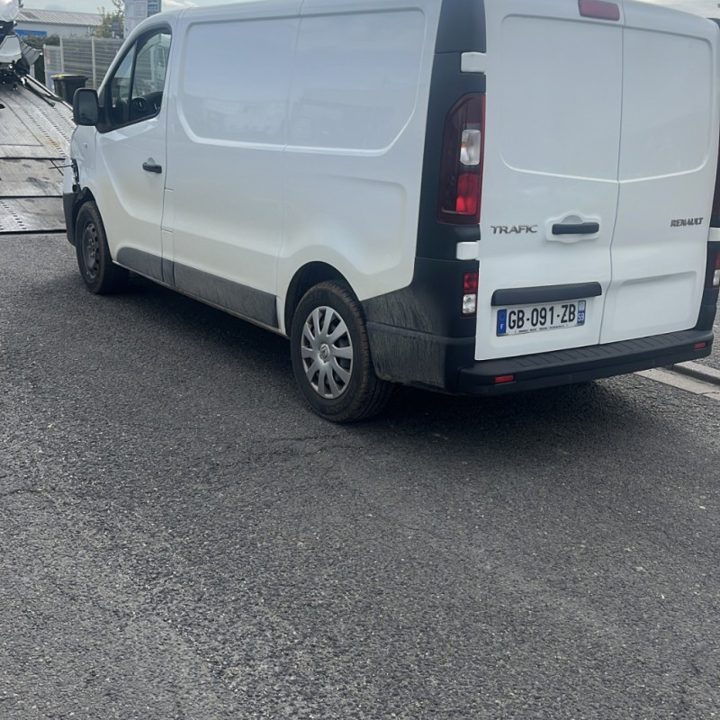 RENAULT TRAFIC 3 COURT PHASE 2 2.0 BLUE DCI - 16V TURBO Photo n°4
