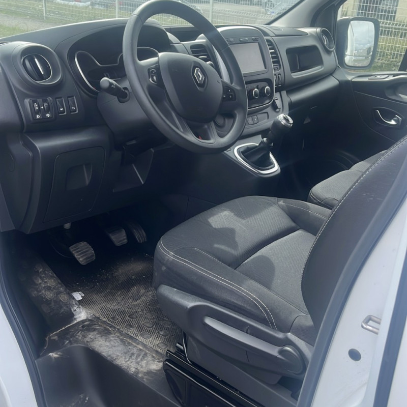 RENAULT TRAFIC 3 COURT PHASE 2 2.0 BLUE DCI - 16V TURBO Photo n°6