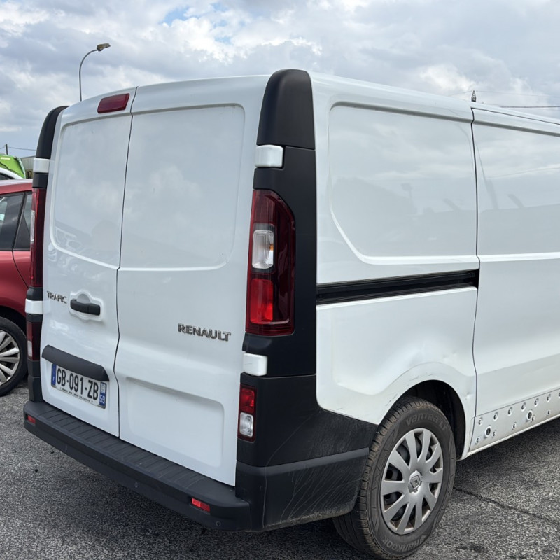 RENAULT TRAFIC 3 COURT PHASE 2 2.0 BLUE DCI - 16V TURBO Photo n°14