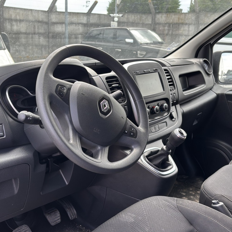 RENAULT TRAFIC 3 COURT PHASE 2 2.0 BLUE DCI - 16V TURBO Photo n°26