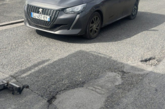 PEUGEOT 208 2 1.5 BLUE HDI - 16V TURBO Photo n°1