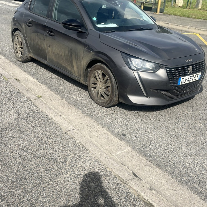 PEUGEOT 208 2 1.5 BLUE HDI - 16V TURBO Photo n°2