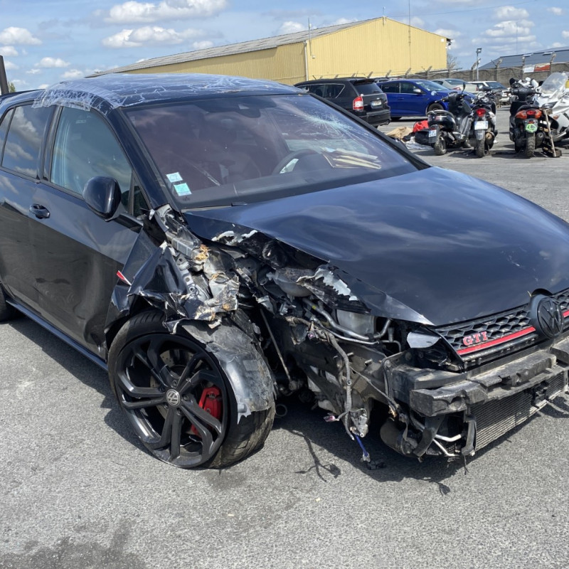 VOLKSWAGEN GOLF 7 PHASE 1 2.0 GTI - 16V TURBO CLUBSPORT Photo n°2