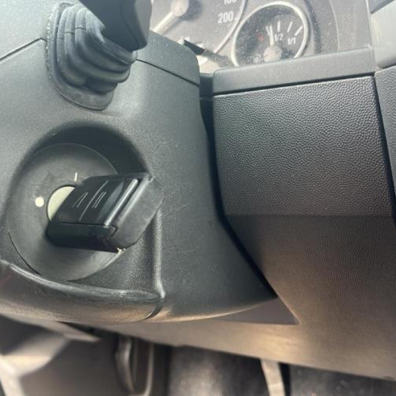Porte avant gauche OPEL MERIVA A Photo n°8