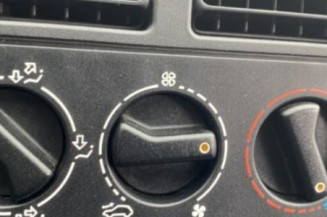 Etrier avant droit (freinage) PEUGEOT 205