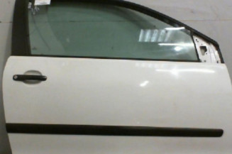 Porte avant droit VOLKSWAGEN POLO 4 Photo n°1