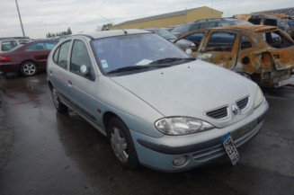 Porte avant droit RENAULT MEGANE 1