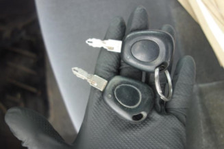 Porte avant droit RENAULT MEGANE 1