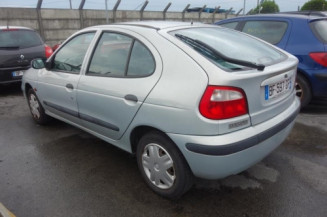 Porte avant droit RENAULT MEGANE 1