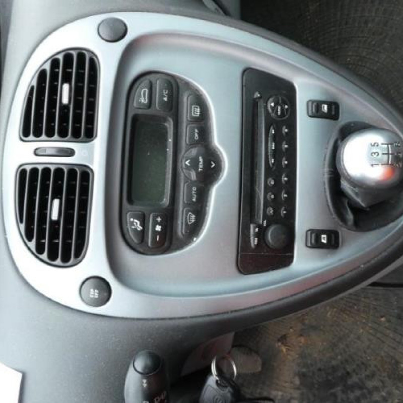 Aile avant droit CITROEN XSARA PICASSO Photo n°8