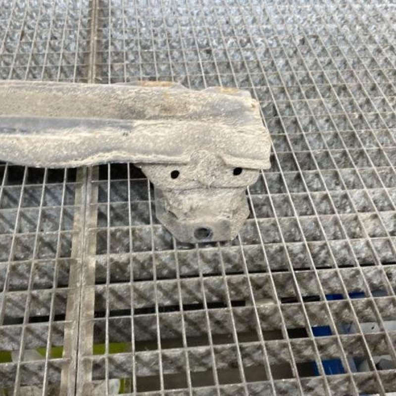 Renfort pare choc arriere (traverse) VOLKSWAGEN UP Photo n°3