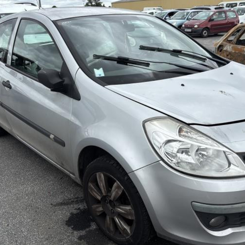 Aile avant droit RENAULT CLIO 3 Photo n°7