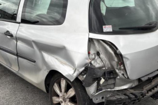 Aile avant droit RENAULT CLIO 3