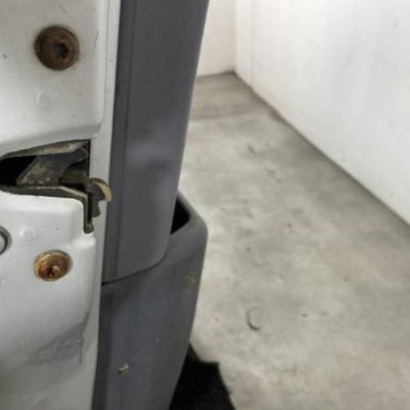 Porte avant gauche MERCEDES VITO 638 Photo n°4