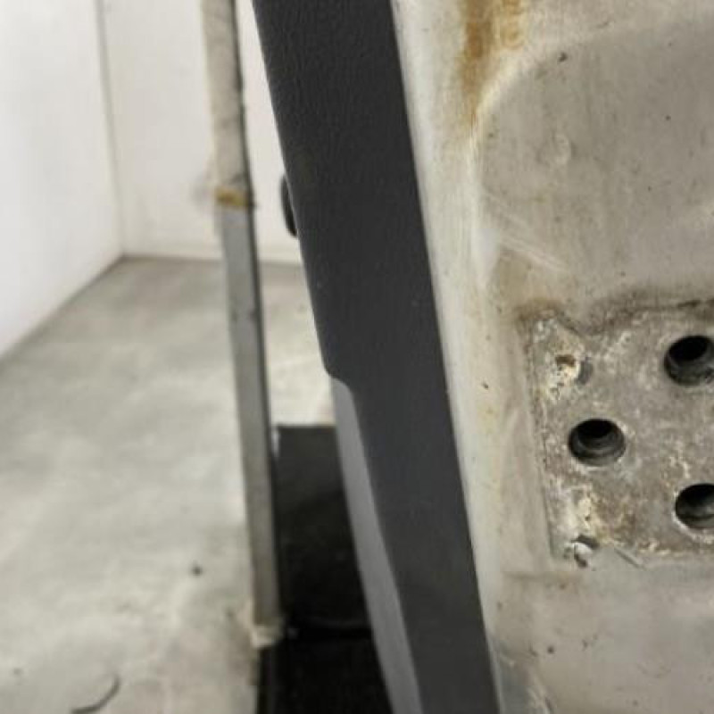 Porte avant gauche MERCEDES VITO 638 Photo n°6