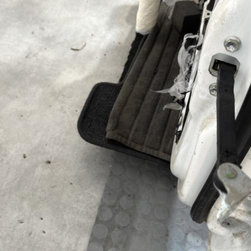 Porte avant gauche SUZUKI ALTO 3 Photo n°5