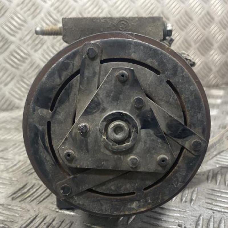 Compresseur clim RENAULT LAGUNA 3 Photo n°3