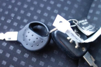 Pretensionneur de ceinture avant droit PEUGEOT 206+