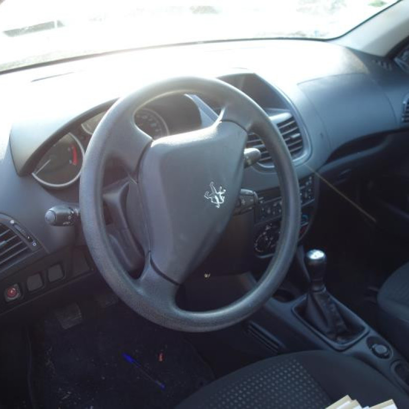 Pretensionneur de ceinture avant droit PEUGEOT 206+ Photo n°11