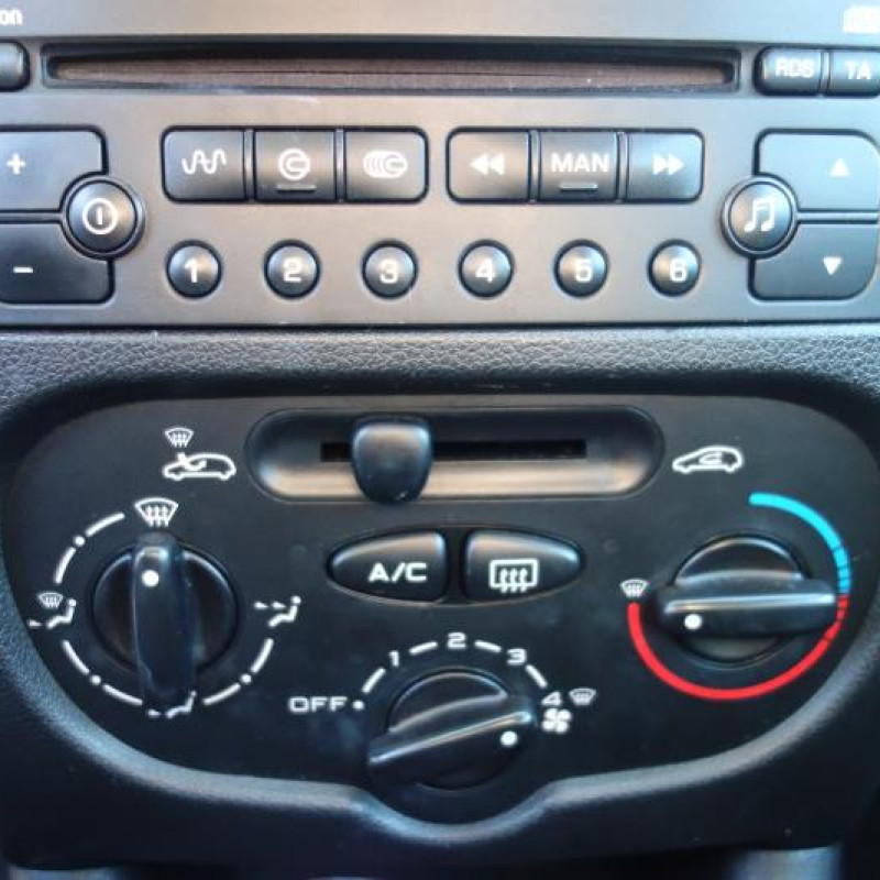 Pretensionneur de ceinture avant droit PEUGEOT 206+ Photo n°12
