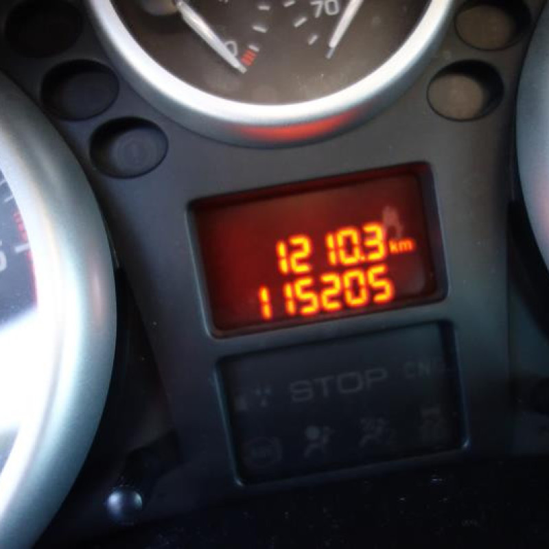 Pretensionneur de ceinture avant droit PEUGEOT 206+ Photo n°13