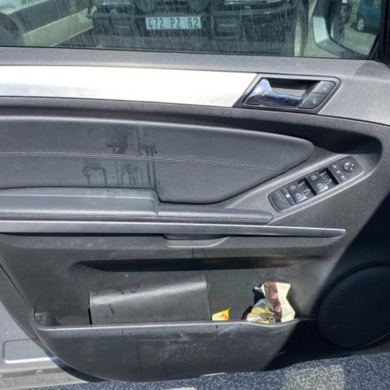 Pretensionneur de ceinture avant droit MERCEDES CLASSE M 164 Photo n°14