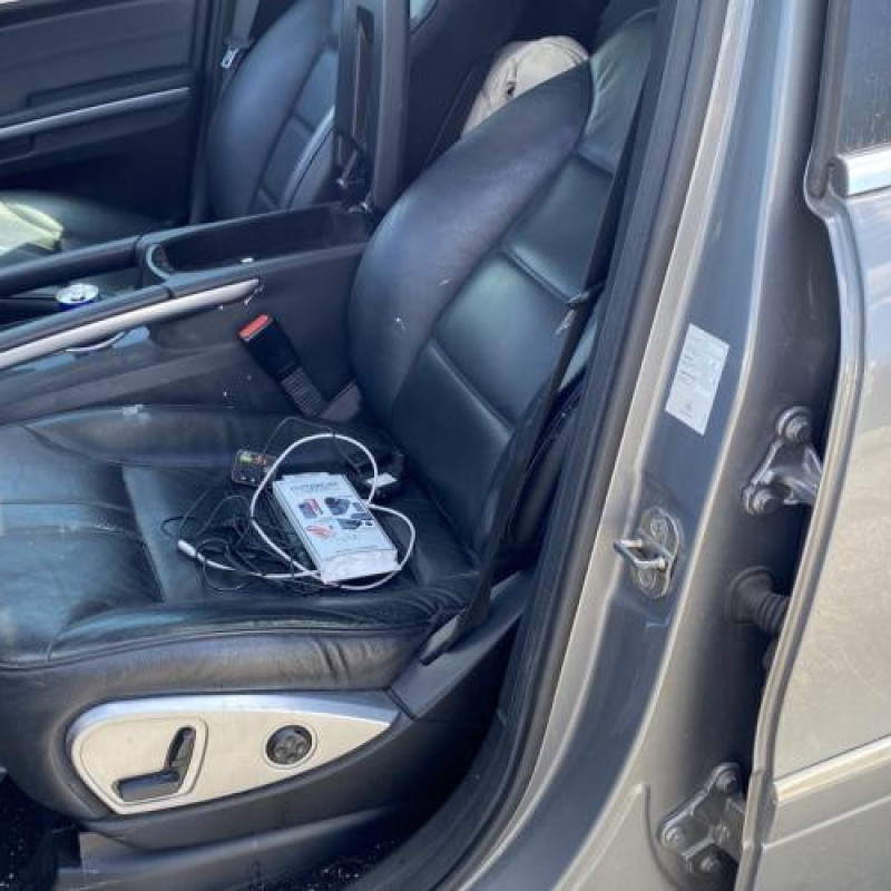 Pretensionneur de ceinture avant droit MERCEDES CLASSE M 164 Photo n°17