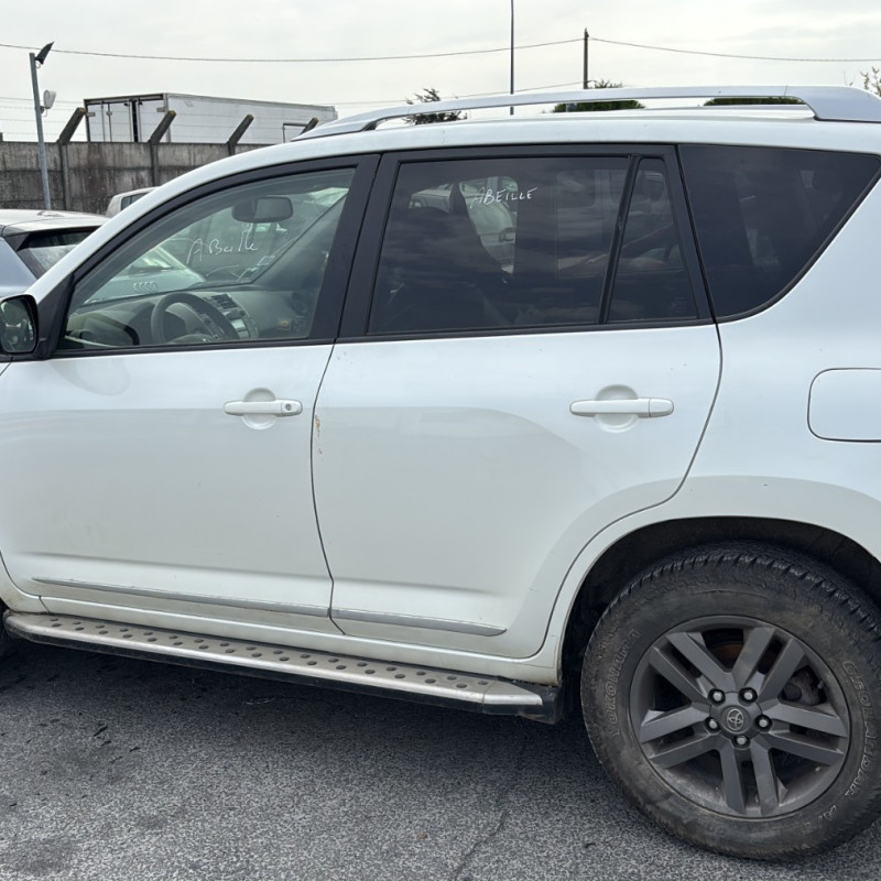 TOYOTA RAV4 3 PHASE 3 2.2 D4D - 16V TURBO 4X4 Photo n°17