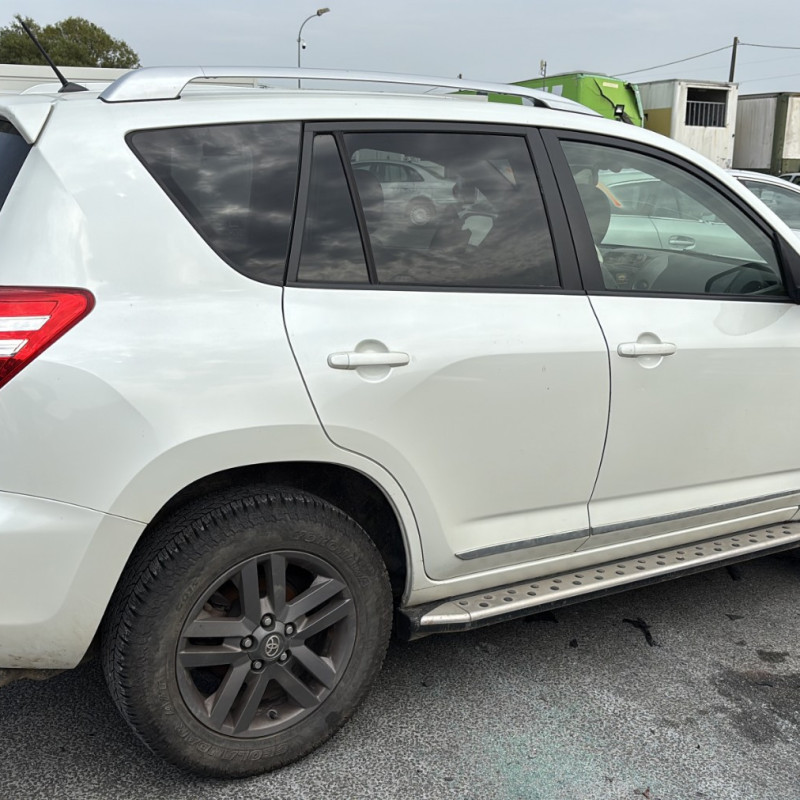 TOYOTA RAV4 3 PHASE 3 2.2 D4D - 16V TURBO 4X4 Photo n°18