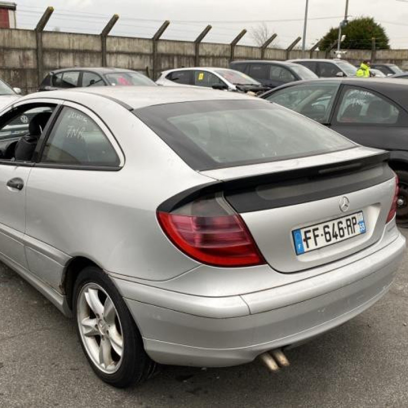 Feu arriere principal droit (feux) MERCEDES CLASSE C 203 COUPE SPORT Photo n°8