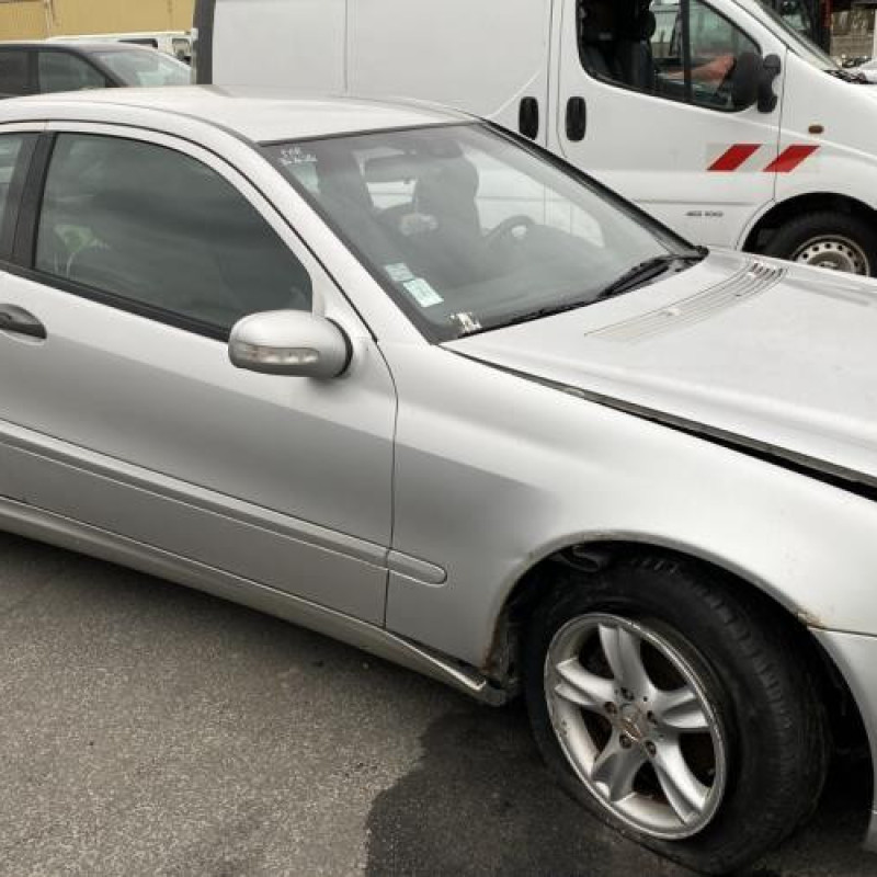 Feu arriere principal droit (feux) MERCEDES CLASSE C 203 COUPE SPORT Photo n°11
