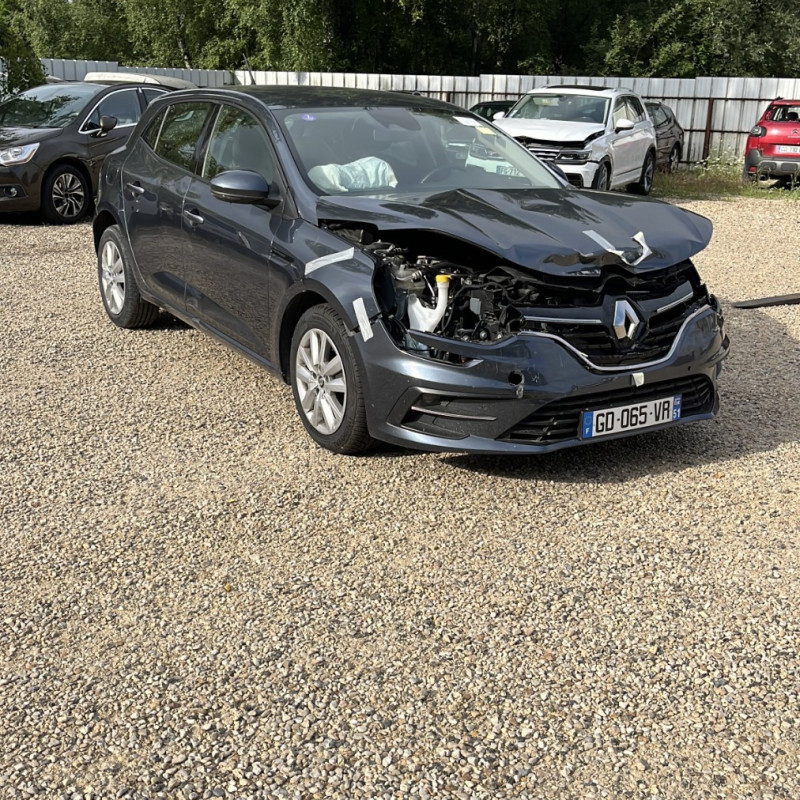 RENAULT MEGANE 4 PHASE 2 1.3i - 16V TURBO TCE 140 HYBRID E-TECH Photo n°2