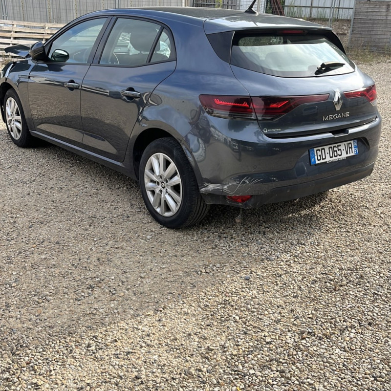 RENAULT MEGANE 4 PHASE 2 1.3i - 16V TURBO TCE 140 HYBRID E-TECH Photo n°4