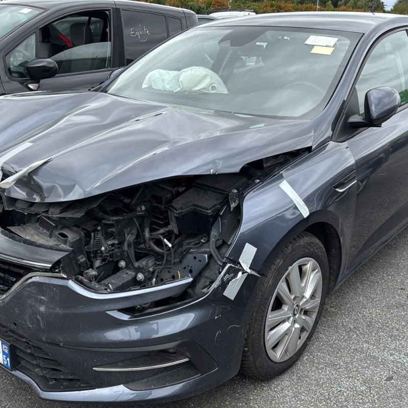 RENAULT MEGANE 4 PHASE 2 1.3i - 16V TURBO TCE 140 HYBRID E-TECH Photo n°13