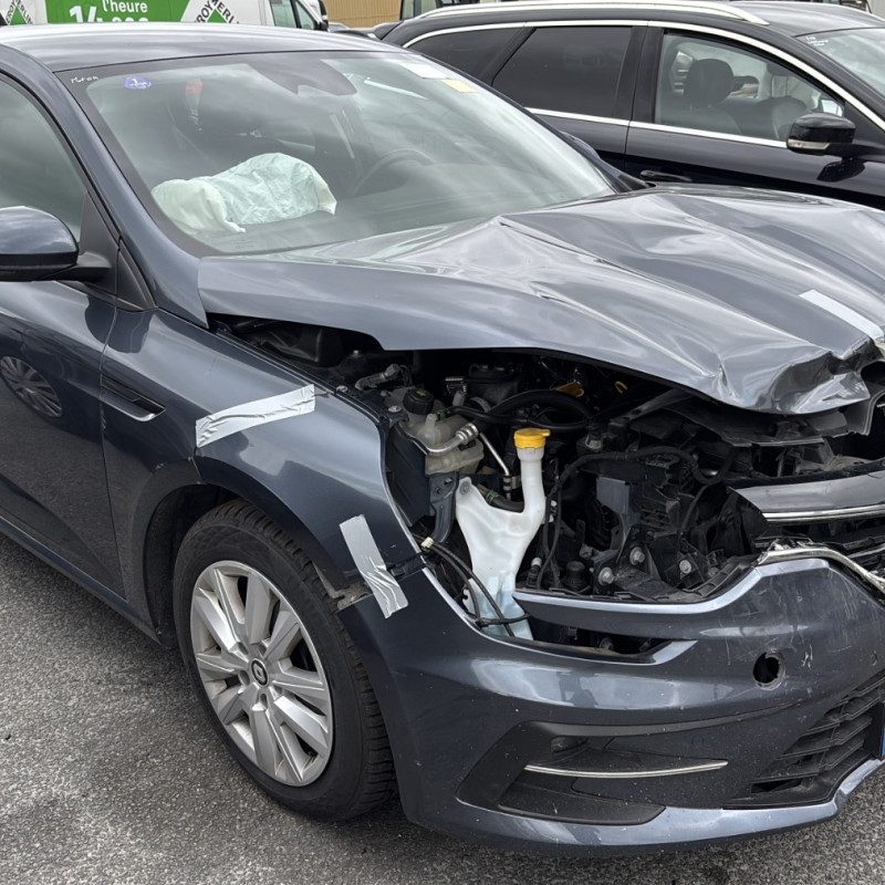 RENAULT MEGANE 4 PHASE 2 1.3i - 16V TURBO TCE 140 HYBRID E-TECH Photo n°14