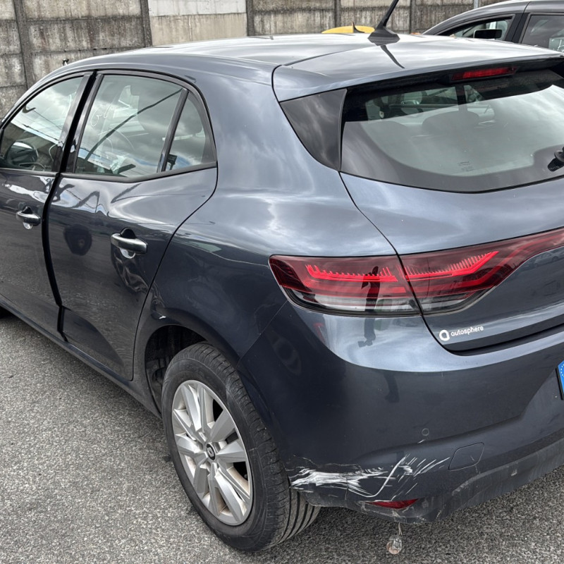 RENAULT MEGANE 4 PHASE 2 1.3i - 16V TURBO TCE 140 HYBRID E-TECH Photo n°16