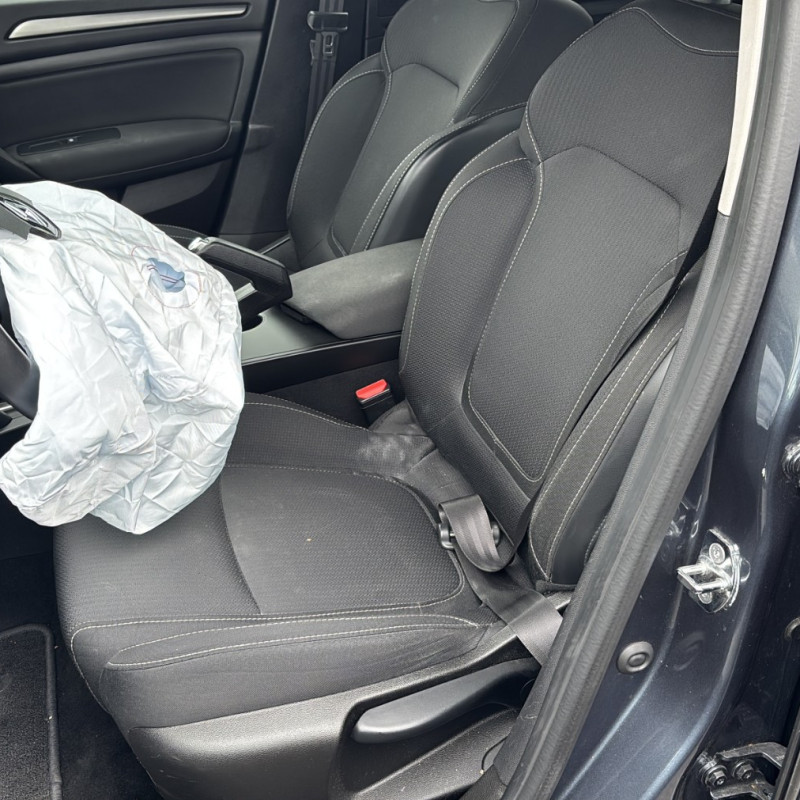 RENAULT MEGANE 4 PHASE 2 1.3i - 16V TURBO TCE 140 HYBRID E-TECH Photo n°23