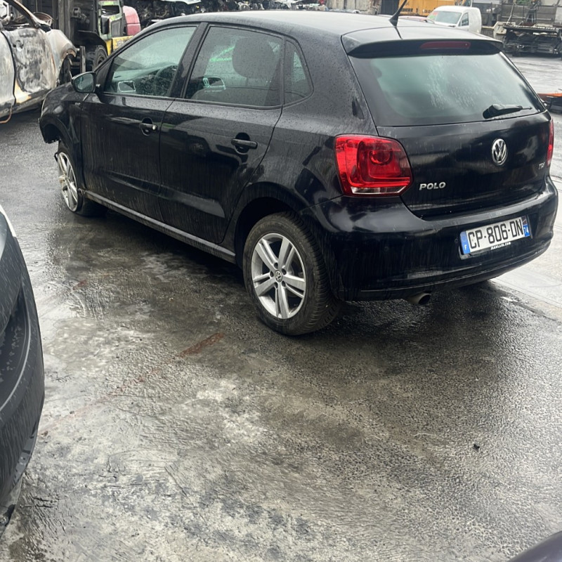 VOLKSWAGEN POLO 5 PHASE 1 1.6 TDI - 16V TURBO Photo n°4