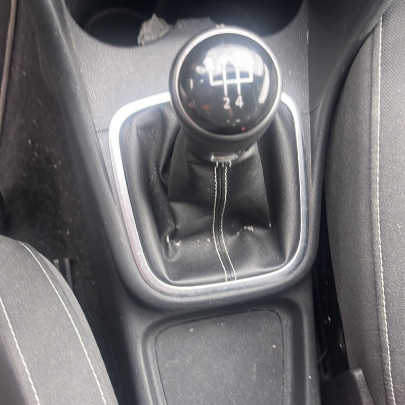 VOLKSWAGEN POLO 5 PHASE 1 1.6 TDI - 16V TURBO Photo n°8