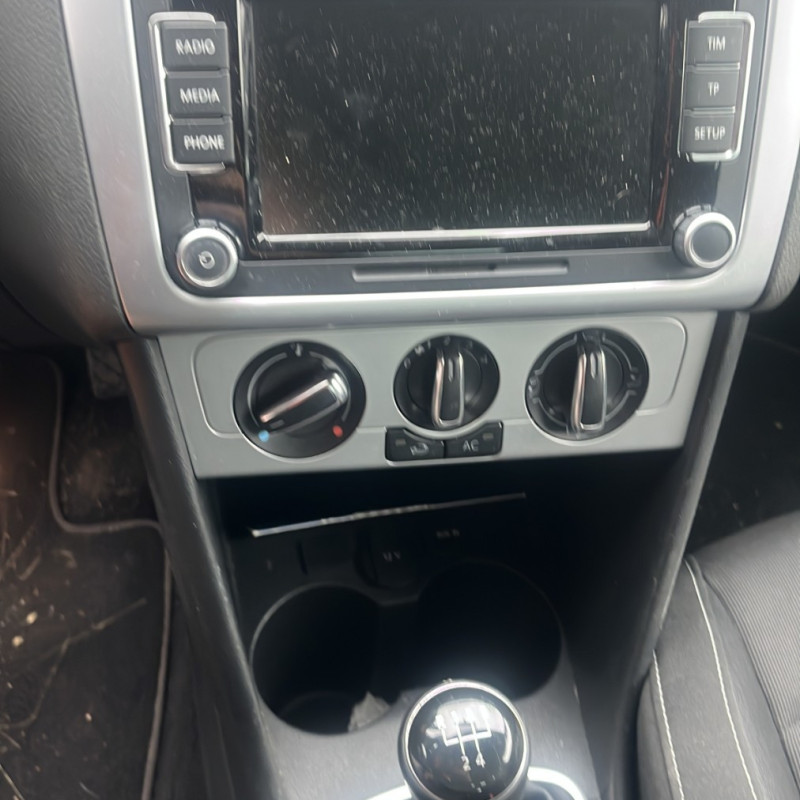 VOLKSWAGEN POLO 5 PHASE 1 1.6 TDI - 16V TURBO Photo n°9