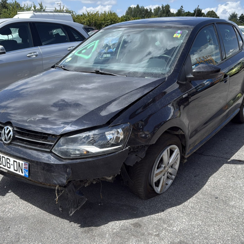 VOLKSWAGEN POLO 5 PHASE 1 1.6 TDI - 16V TURBO Photo n°12