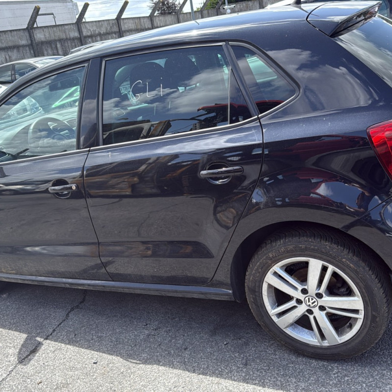 VOLKSWAGEN POLO 5 PHASE 1 1.6 TDI - 16V TURBO Photo n°17