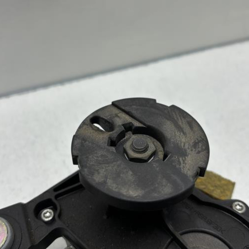 Moteur essuie glace arriere RENAULT LAGUNA 2 Photo n°3