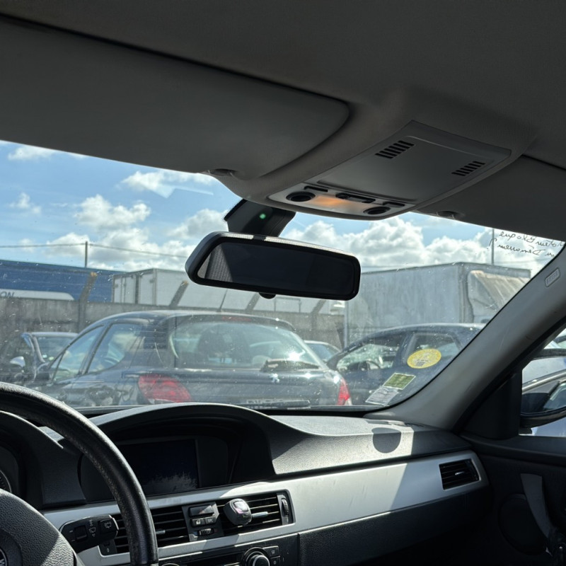 BMW SERIE 3 E90 PHASE 2 316d 2.0D - 16V TURBO Photo n°15
