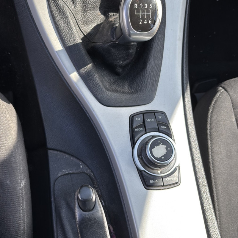 BMW SERIE 3 E90 PHASE 2 316d 2.0D - 16V TURBO Photo n°19
