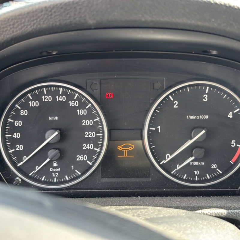 BMW SERIE 3 E90 PHASE 2 316d 2.0D - 16V TURBO Photo n°20