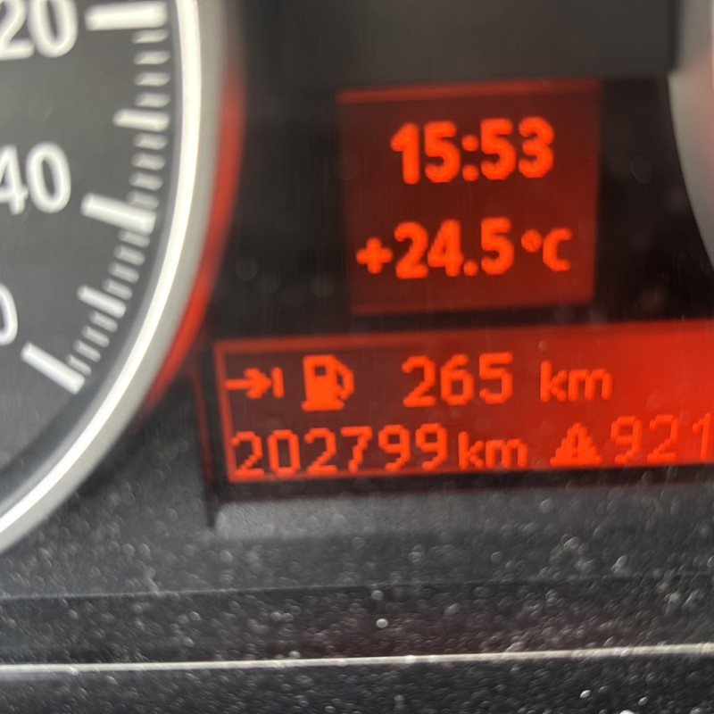 BMW SERIE 3 E90 PHASE 2 316d 2.0D - 16V TURBO Photo n°21